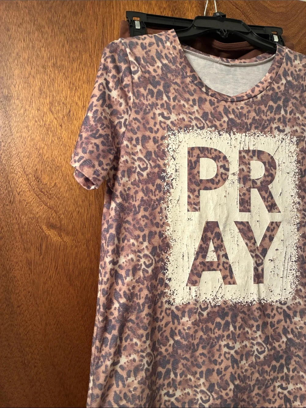 Women size medium brown leopard print T shirt